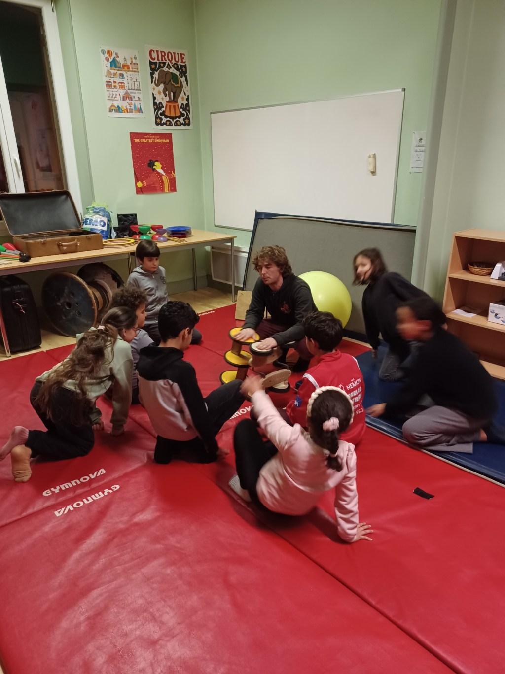 Novembre: Dans nos locaux, ateliers jardinage et cirque